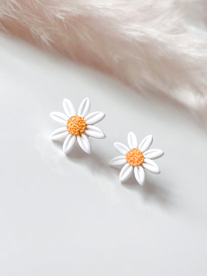 White Daisy Stud Earrings