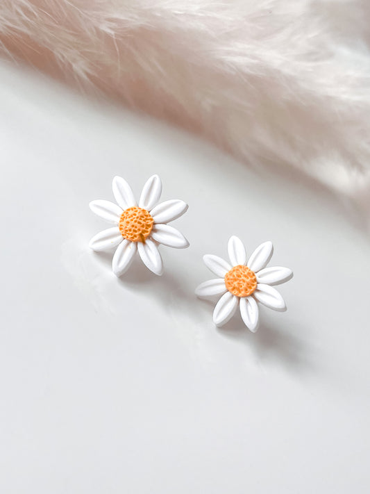 White Daisy Stud Earrings